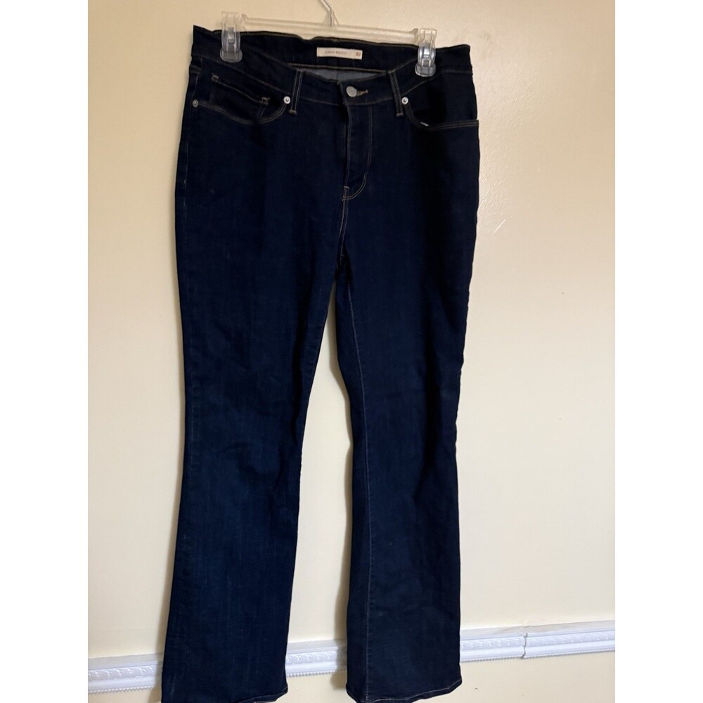 Levis Women Classic Bootcut Jeans Five Pocket Design Size 30 ( Women Size 10)